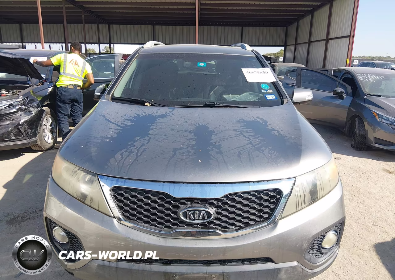 2011 Kia Sorento Lx VIN:5XYKT4A12BG098623 - 12
