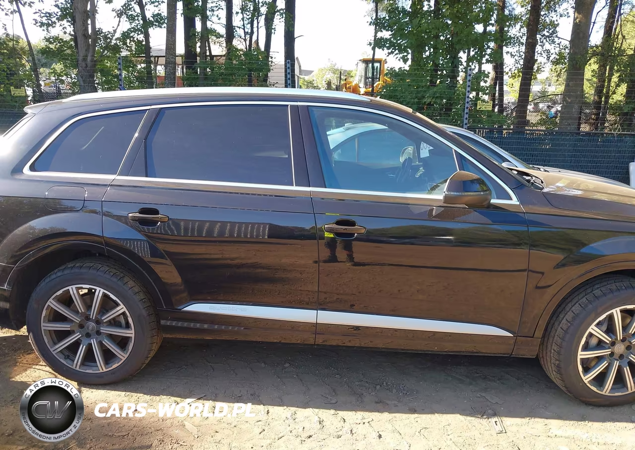 2017 Audi Q7 3.0T Premium VIN:WA1LAAF78HD023531 - 13