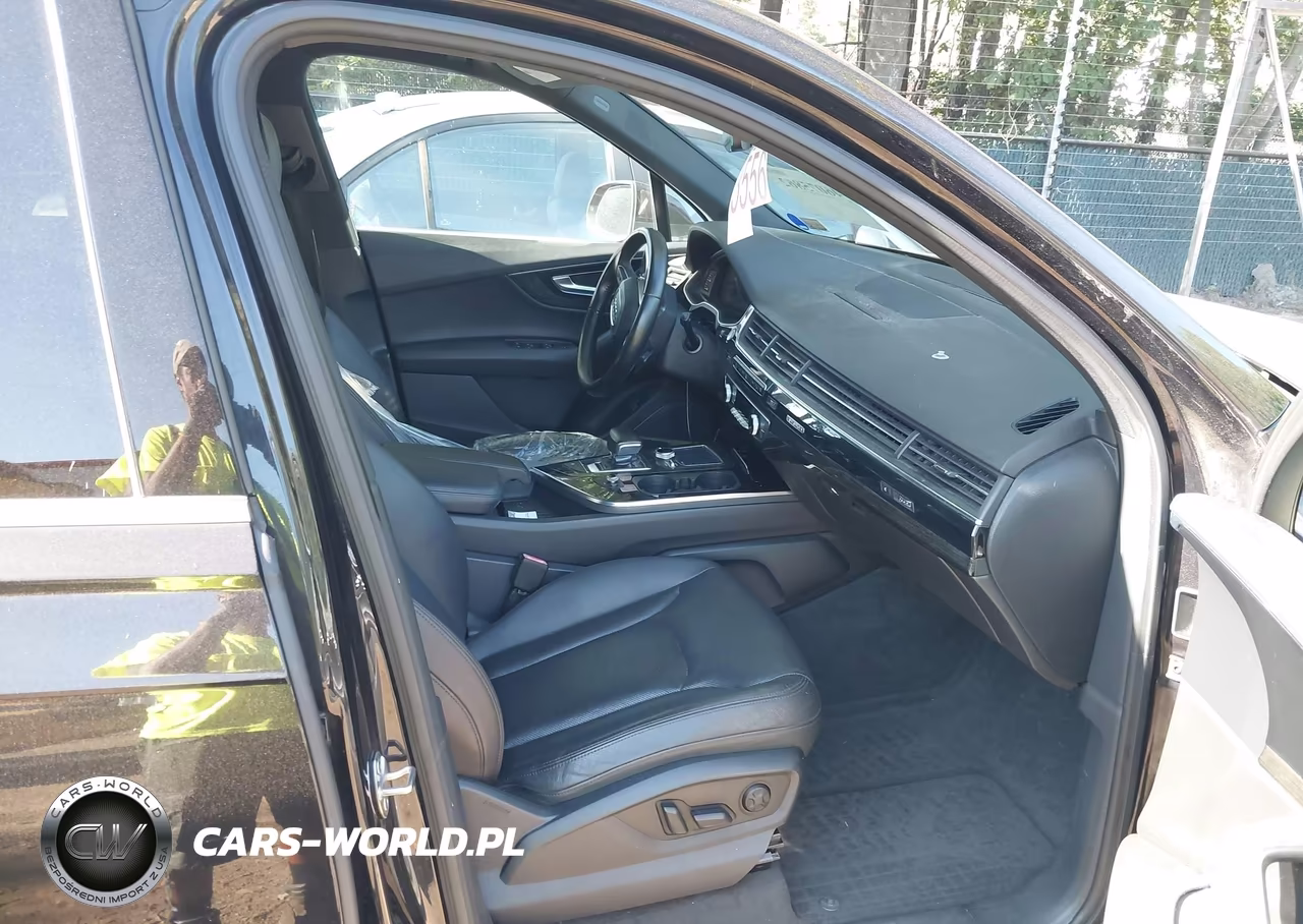 2017 Audi Q7 3.0T Premium VIN:WA1LAAF78HD023531 - 5