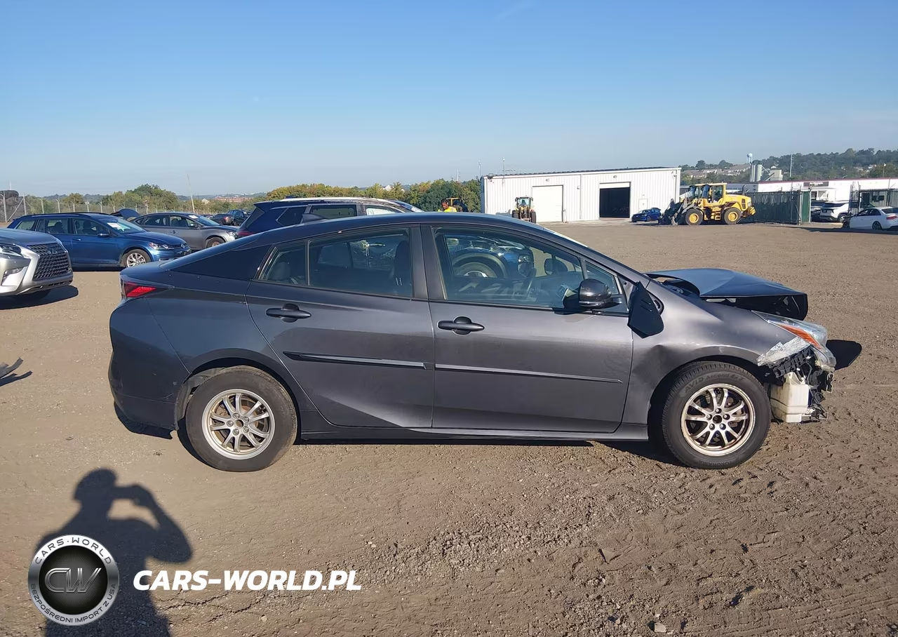 2017 Toyota Prius Two VIN:JTDKBRFU1H3045671 - 13