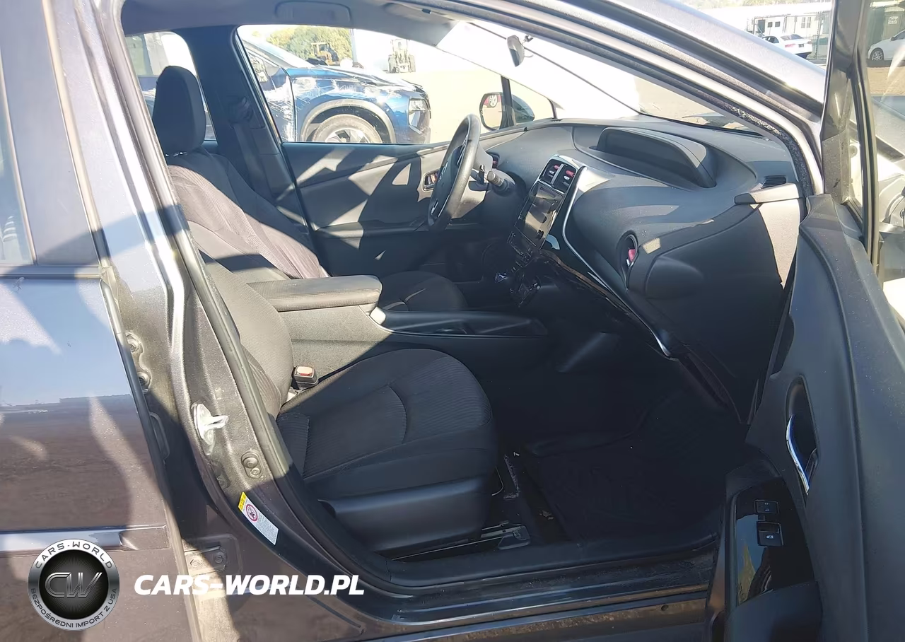 2017 Toyota Prius Two VIN:JTDKBRFU1H3045671 - 5