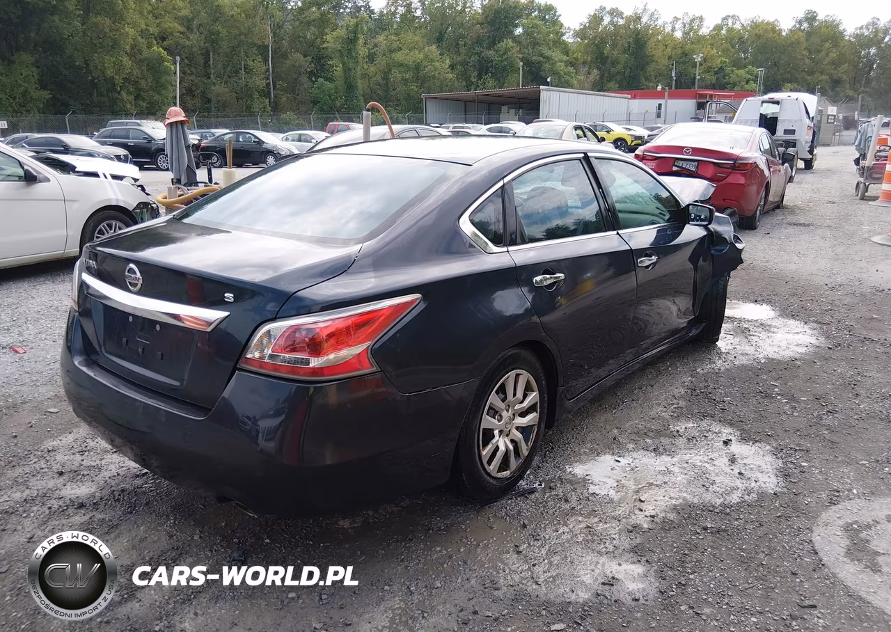 2015 Nissan Altima 2.5 S VIN:1N4AL3AP9FC163137 - 4