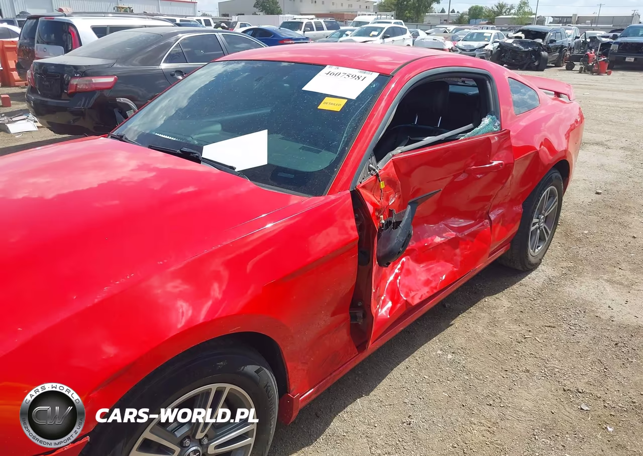 2013 Ford Mustang V6 Premium VIN:1ZVBP8AM5D5205145 - 6