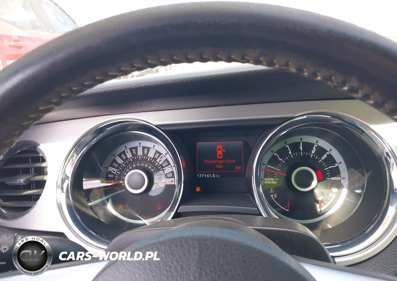 2013 Ford Mustang V6 Premium VIN:1ZVBP8AM5D5205145 - 7