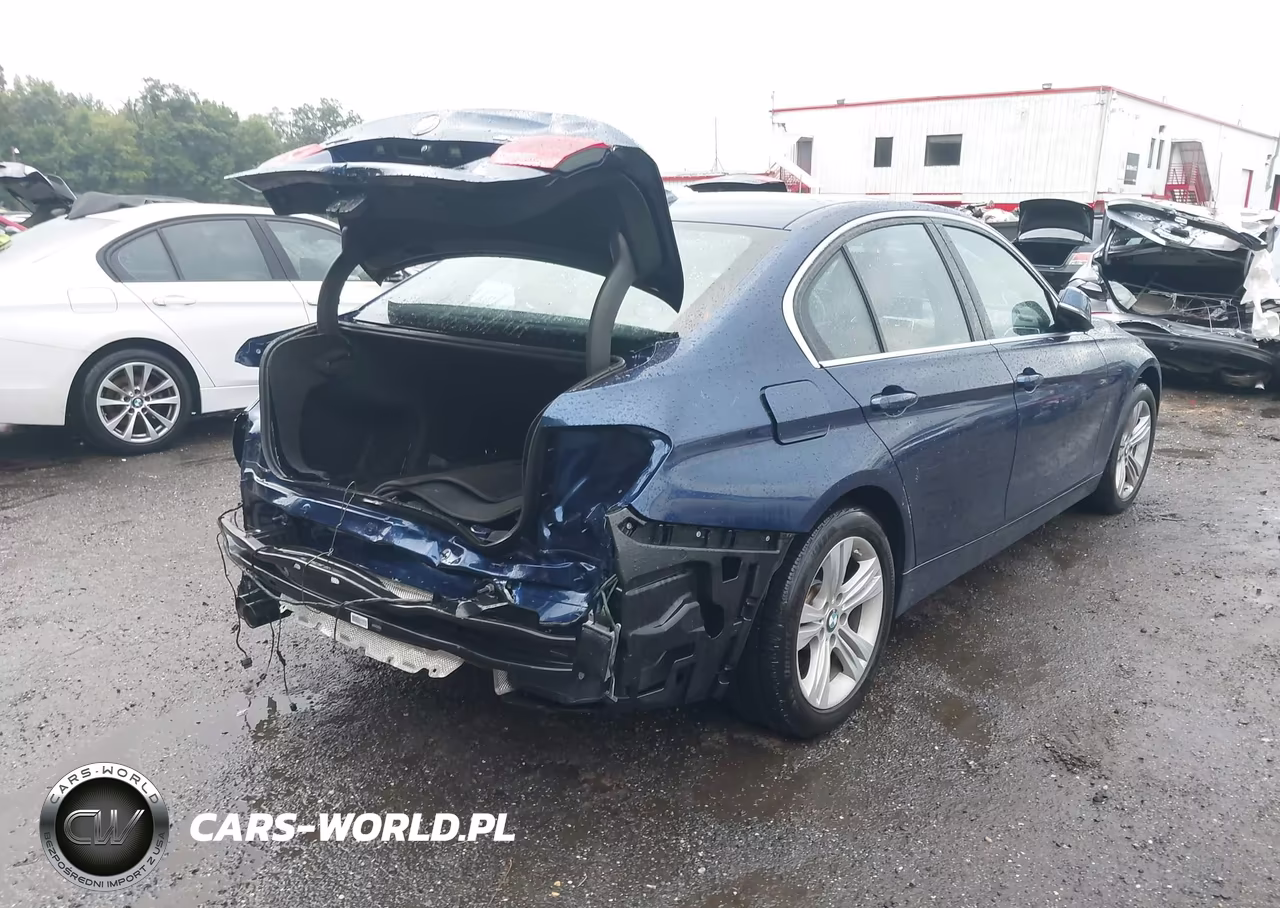 2018 BMW 330I xDrive VIN:WBA8D9C58JA608182 - 4