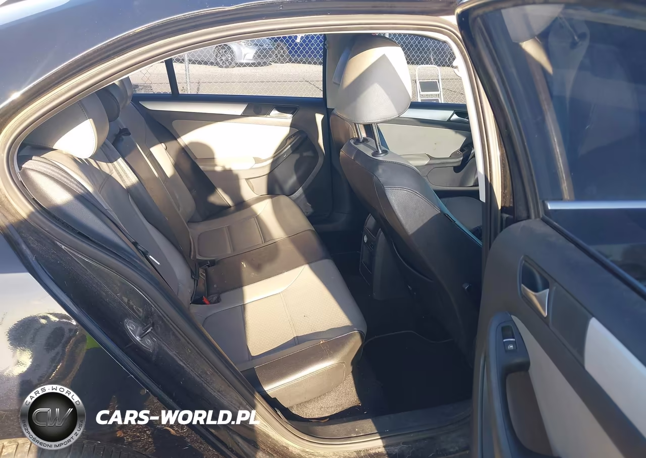 2014 Volkswagen Jetta Hybrid Sel Premium VIN:3VW637AJ9EM207666 - 8