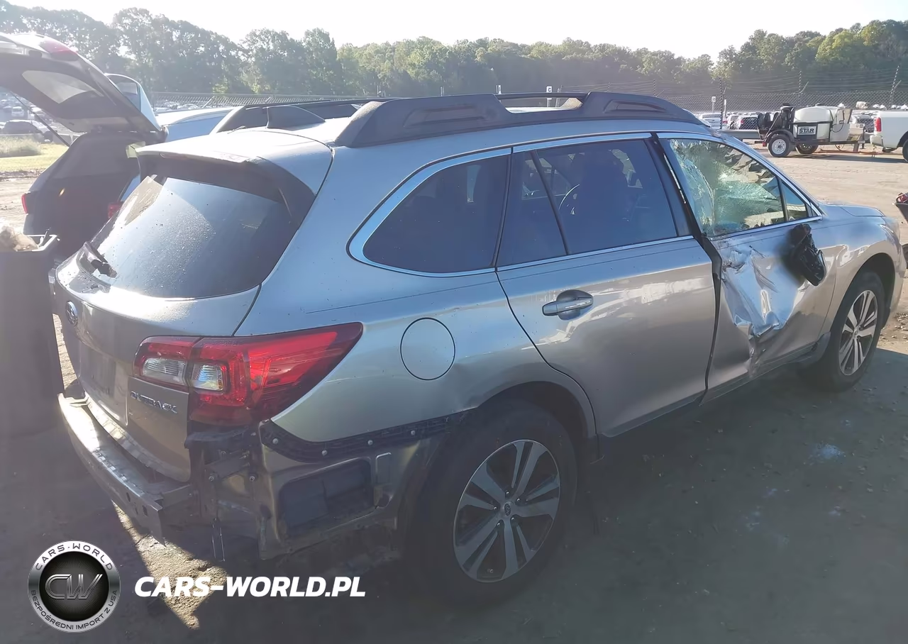 2018 Subaru Outback 2.5I Limited VIN:4S4BSANC3J3305600 - 4