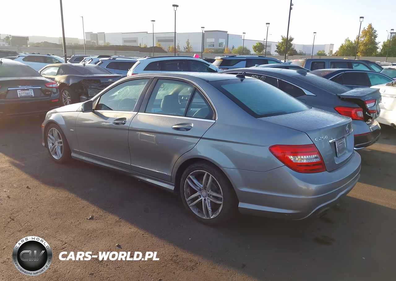 2012 Mercedes-Benz C 250 Sport VIN:WDDGF4HBXCA608235 - 3