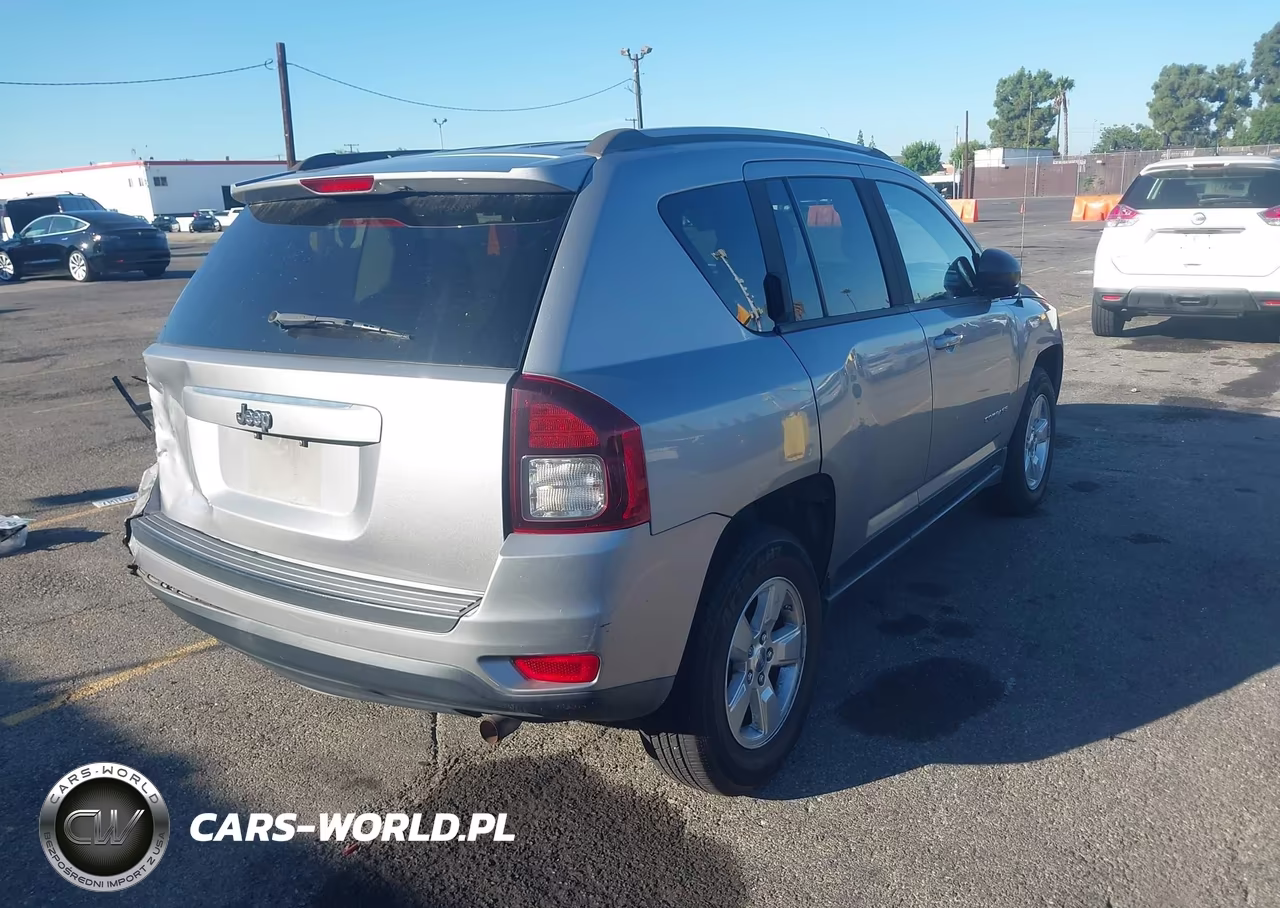 2015 Jeep Compass Sport VIN:1C4NJCBA3FD436871 - 4