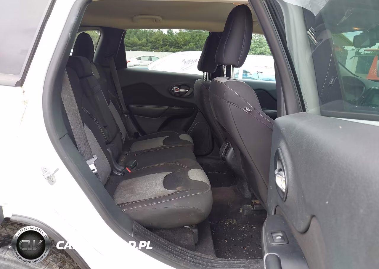 2016 Jeep Cherokee Sport VIN:1C4PJMAB2GW211663 - 8