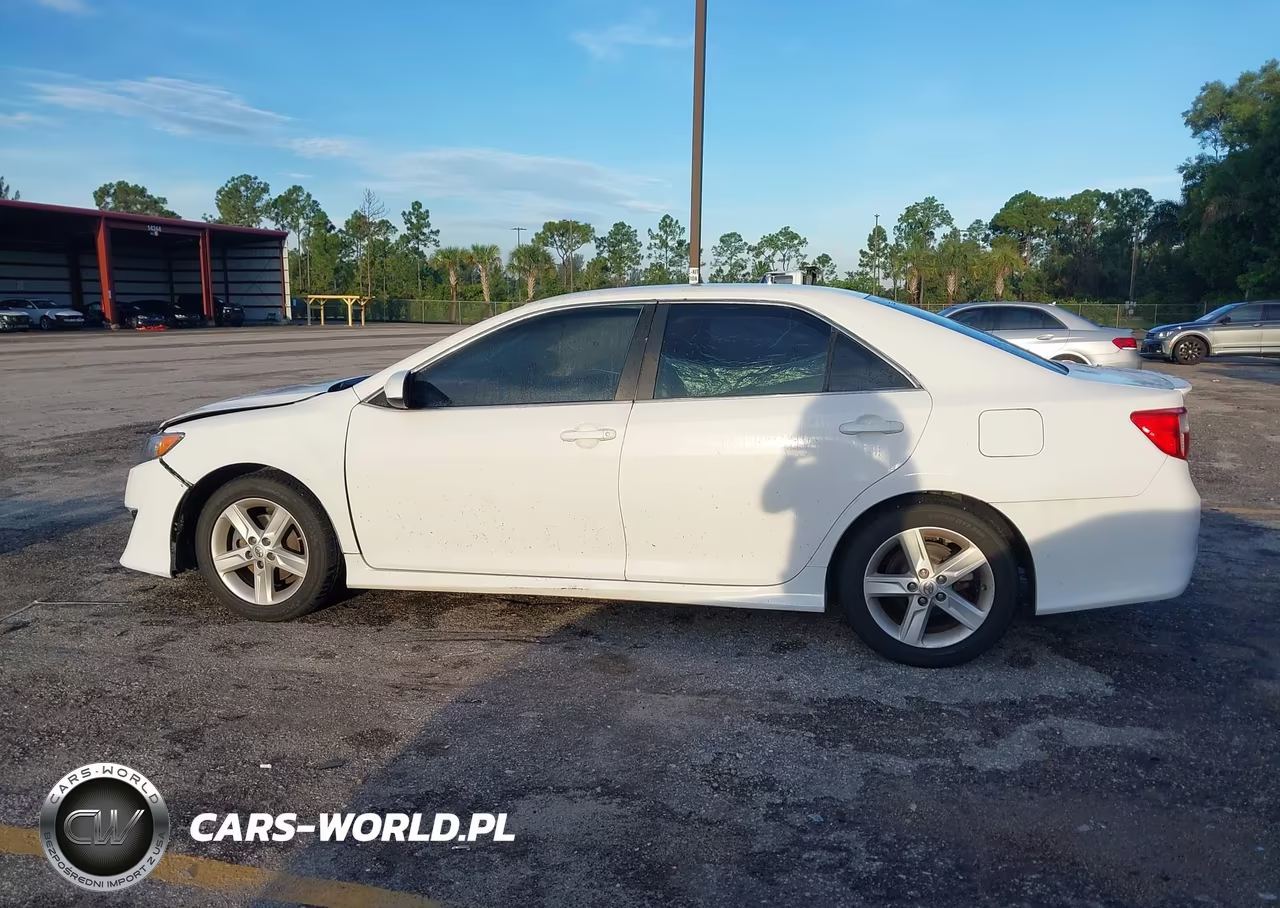 2014 Toyota Camry Se VIN:4T1BF1FK8EU800756 - 14