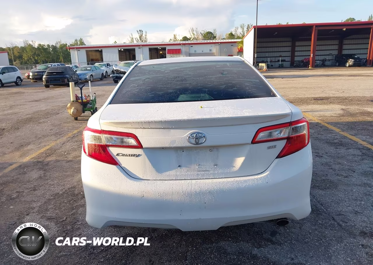 2014 Toyota Camry Se VIN:4T1BF1FK8EU800756 - 16