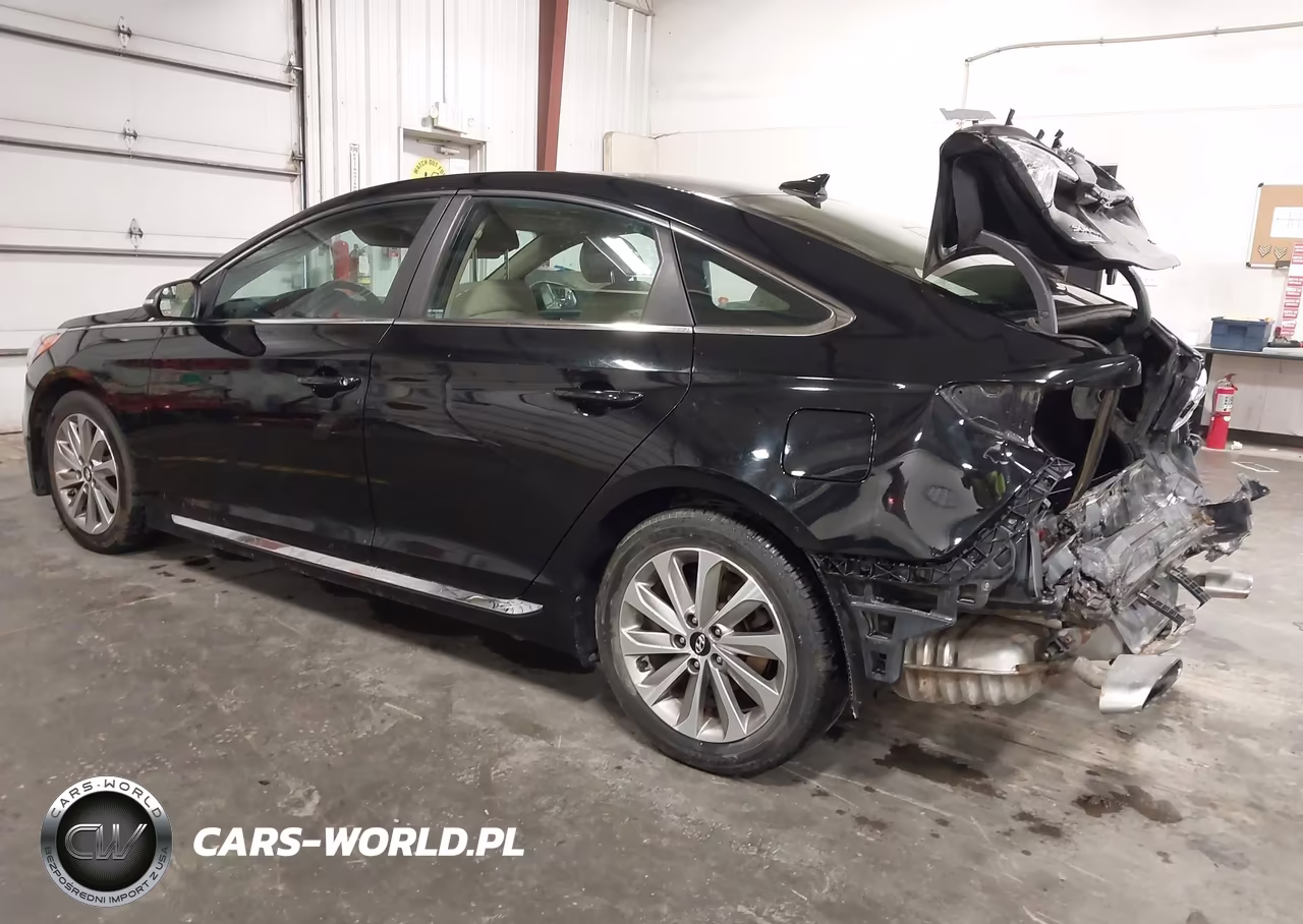 2015 Hyundai Sonata Sport VIN:5NPE34AF8FH072504 - 3