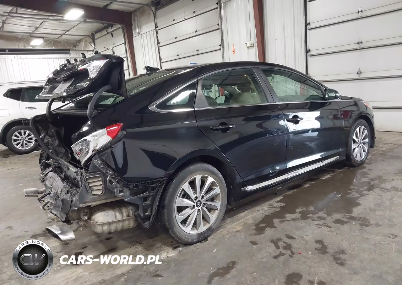 2015 Hyundai Sonata Sport VIN:5NPE34AF8FH072504 - 4