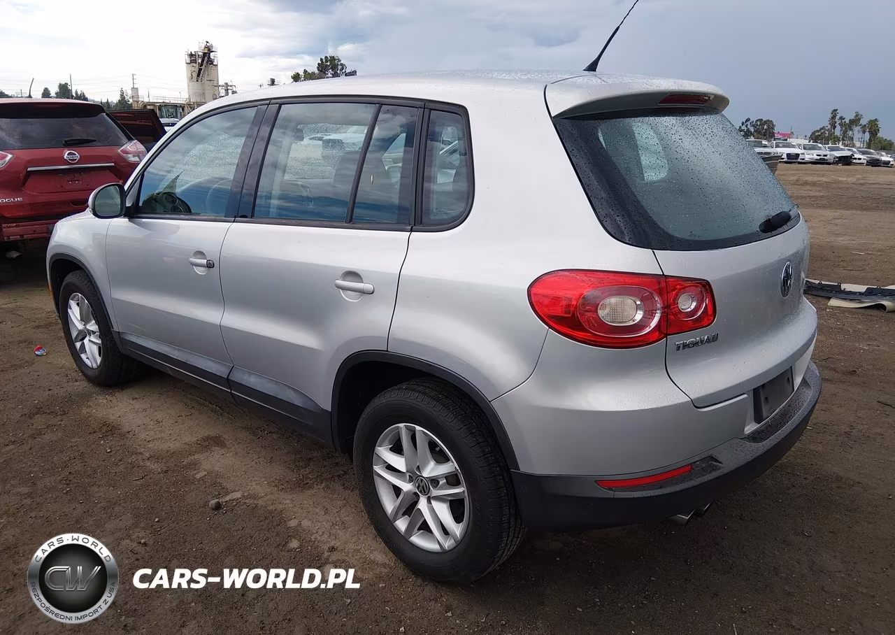 2011 Volkswagen Tiguan S VIN:WVGAV7AX4BW524399 - 3