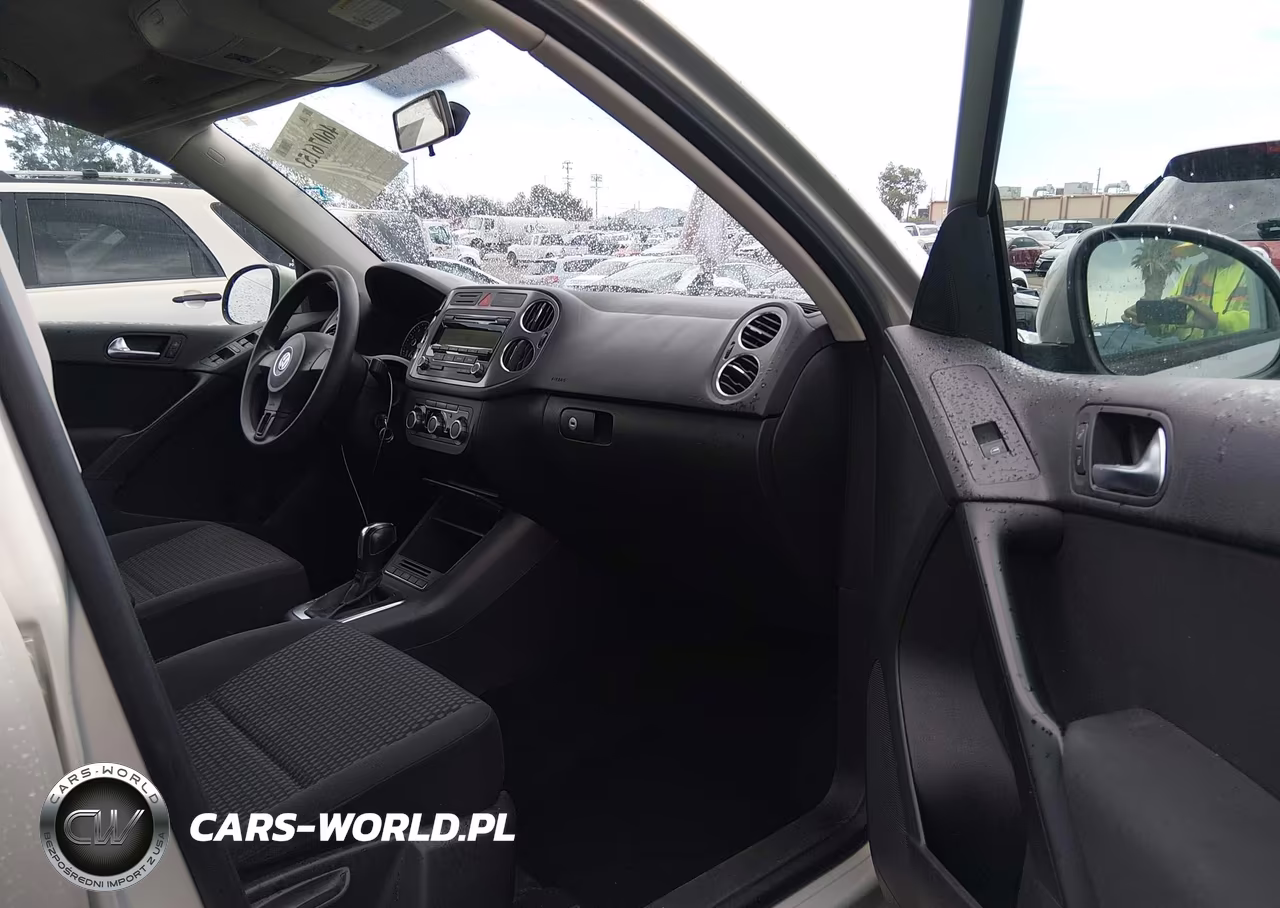 2011 Volkswagen Tiguan S VIN:WVGAV7AX4BW524399 - 5