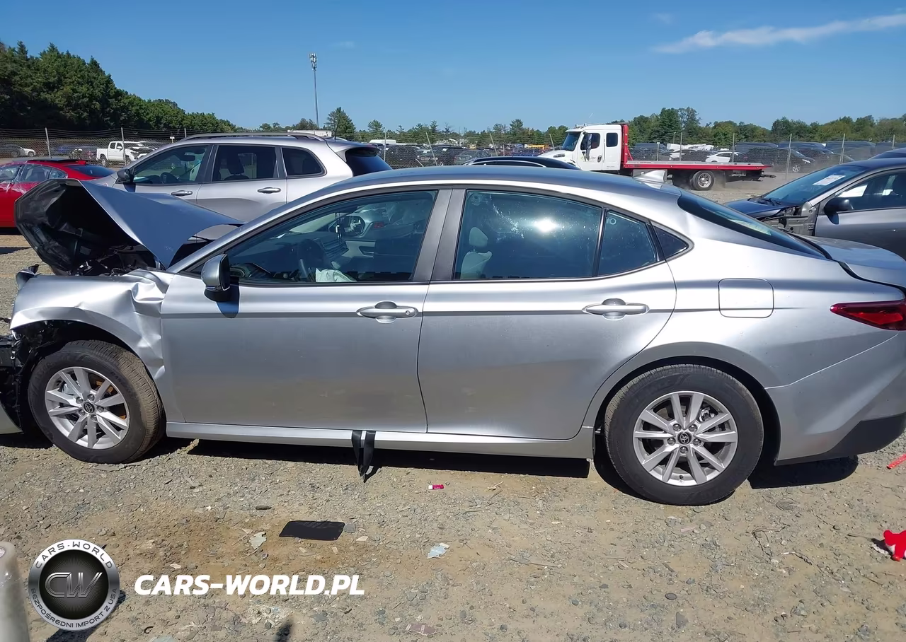 2026 Toyota Camry Le VIN:4T1DAACK5TU778823 - 15