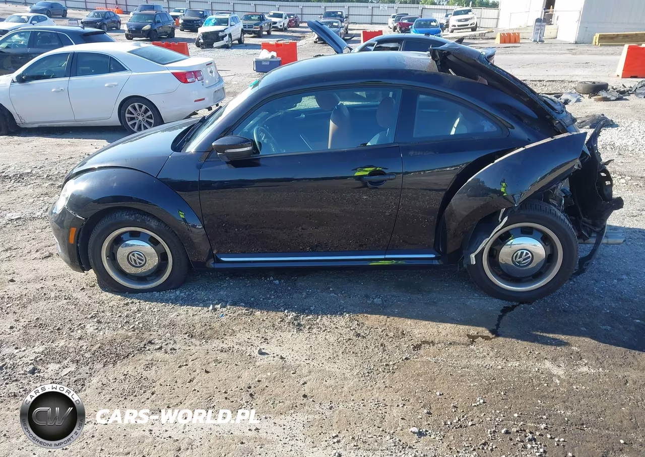 2016 Volkswagen Beetle 1.8T Classic VIN:3VWF17AT7GM638176 - 13