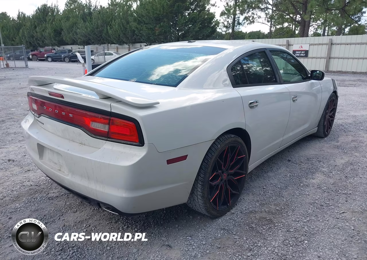2013 Dodge Charger Sxt VIN:2C3CDXHG3DH557633 - 4