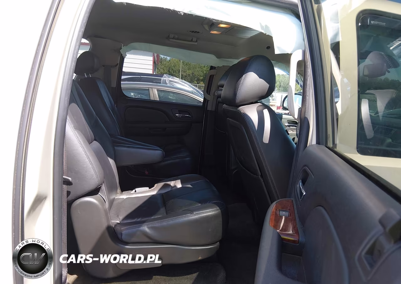 2010 Chevrolet Suburban 1500 Lt1 VIN:1GNUCJE06AR181049 - 8
