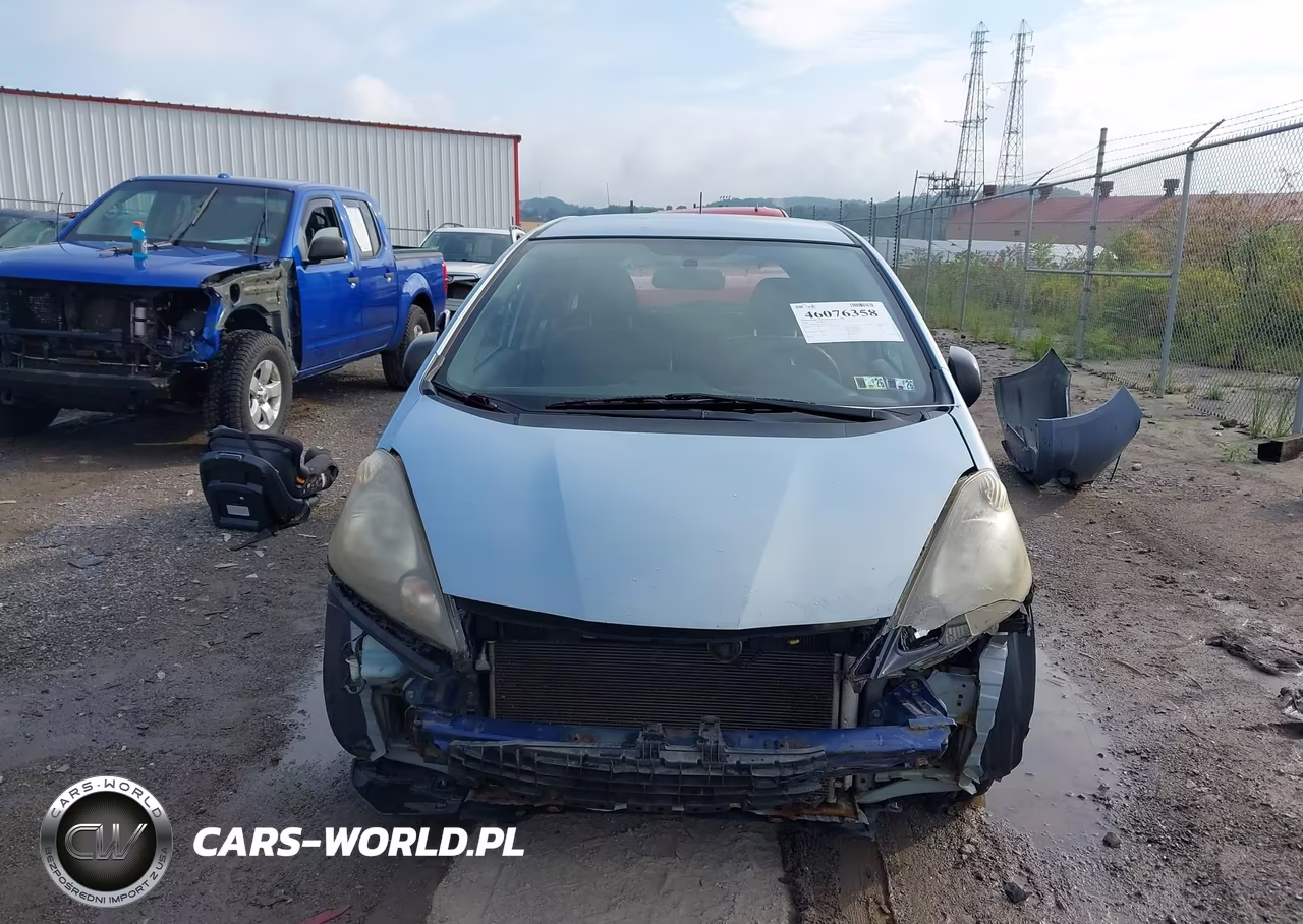 2010 Honda Fit VIN:JHMGE8H27AC027120 - 13