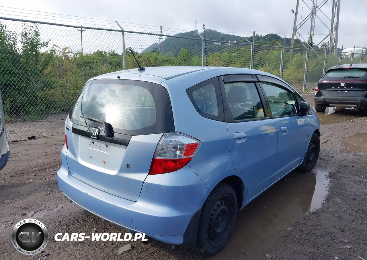 2010 Honda Fit VIN:JHMGE8H27AC027120 - 4