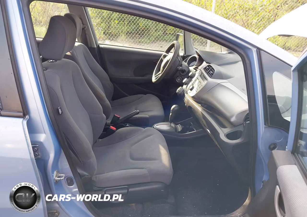 2010 Honda Fit VIN:JHMGE8H27AC027120 - 5