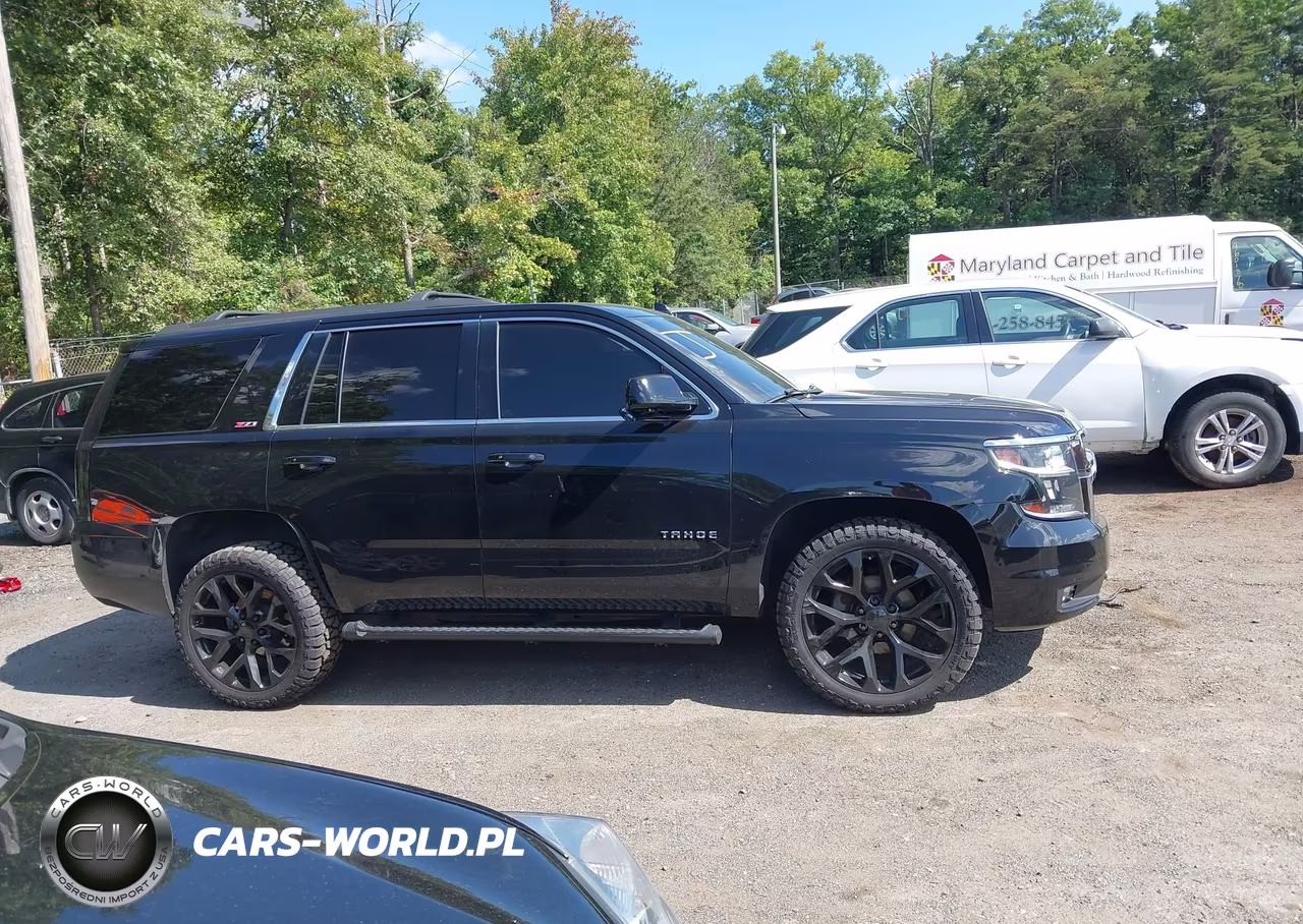 2018 Chevrolet Tahoe Lt VIN:1GNSKBKC0JR232205 - 13