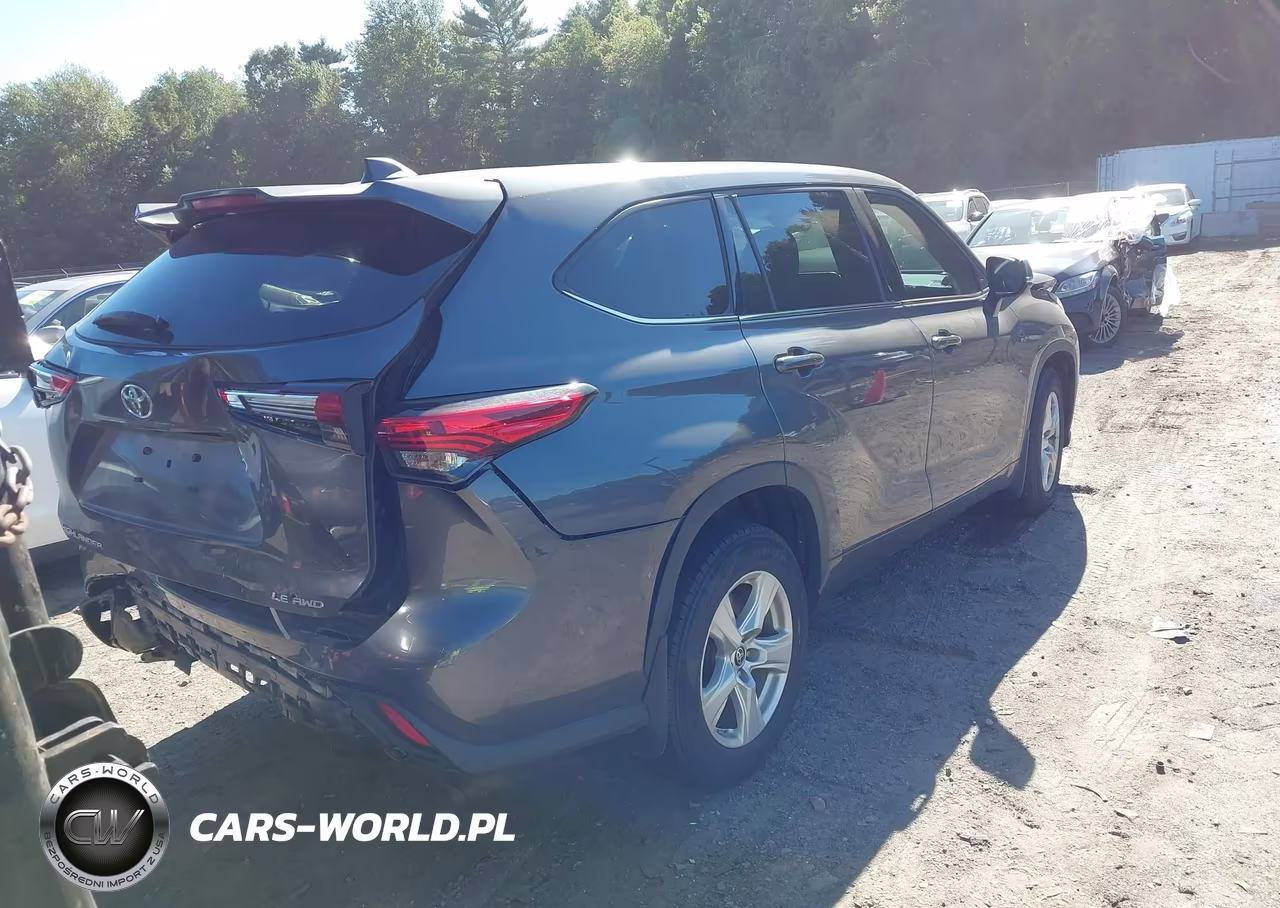 2022 Toyota Highlander Le VIN:5TDBZRBH8NS573626 - 4