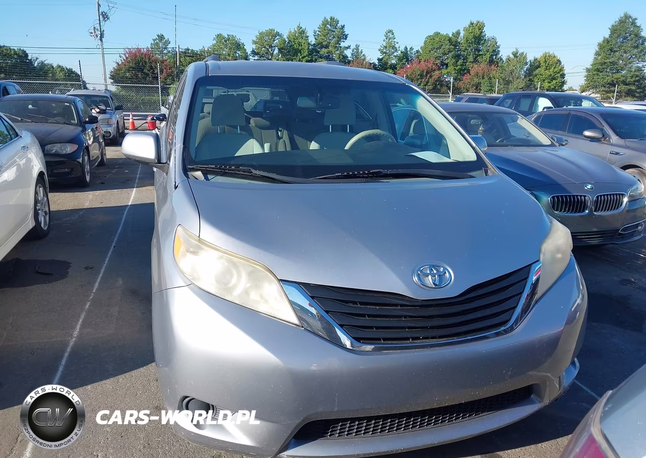 2013 Toyota Sienna Le V6 8 Passenger VIN:5TDKK3DC5DS302475 - 12