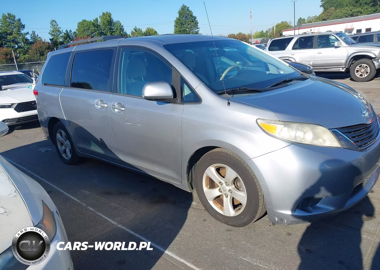2013 Toyota Sienna Le V6 8 Passenger VIN:5TDKK3DC5DS302475 - 13