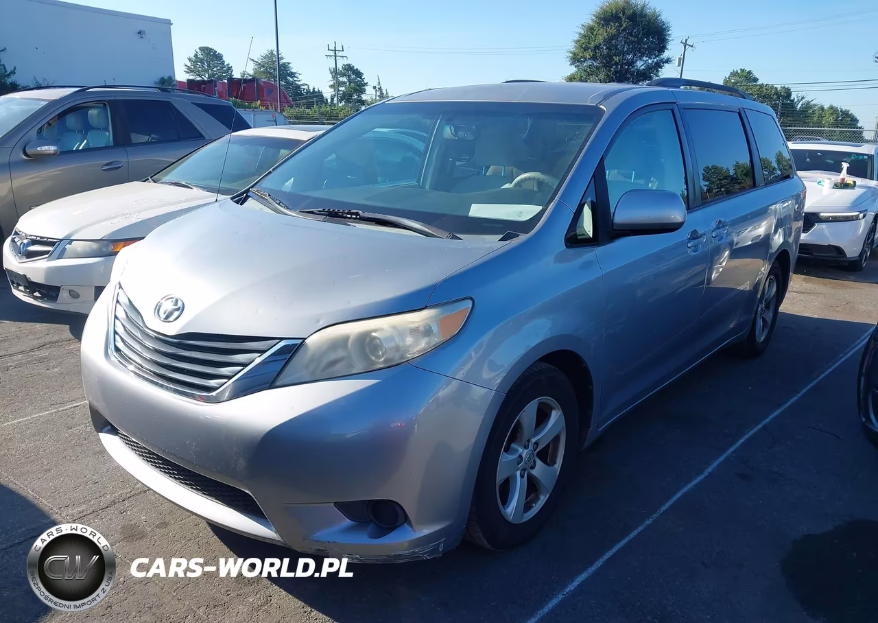 2013 Toyota Sienna Le V6 8 Passenger VIN:5TDKK3DC5DS302475 - 2