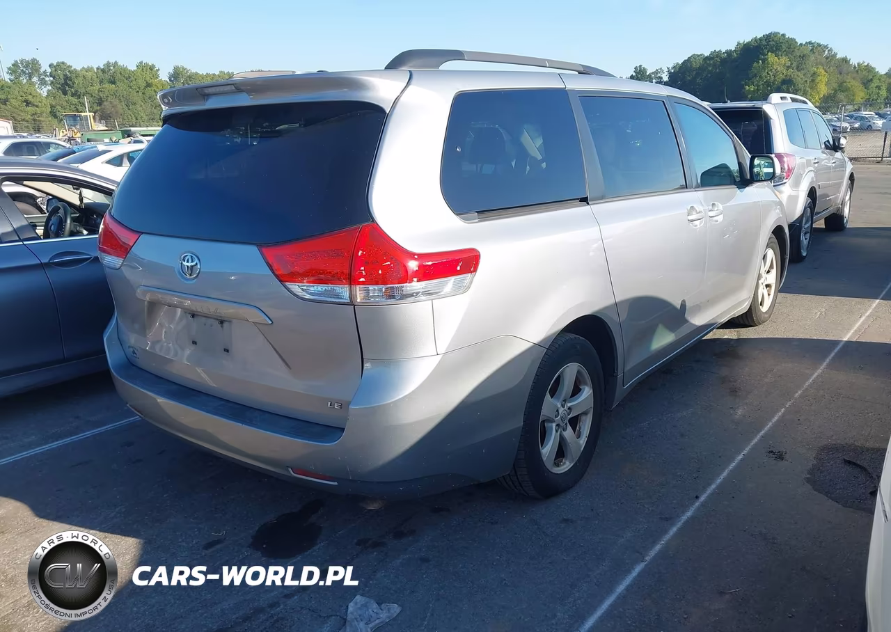 2013 Toyota Sienna Le V6 8 Passenger VIN:5TDKK3DC5DS302475 - 4