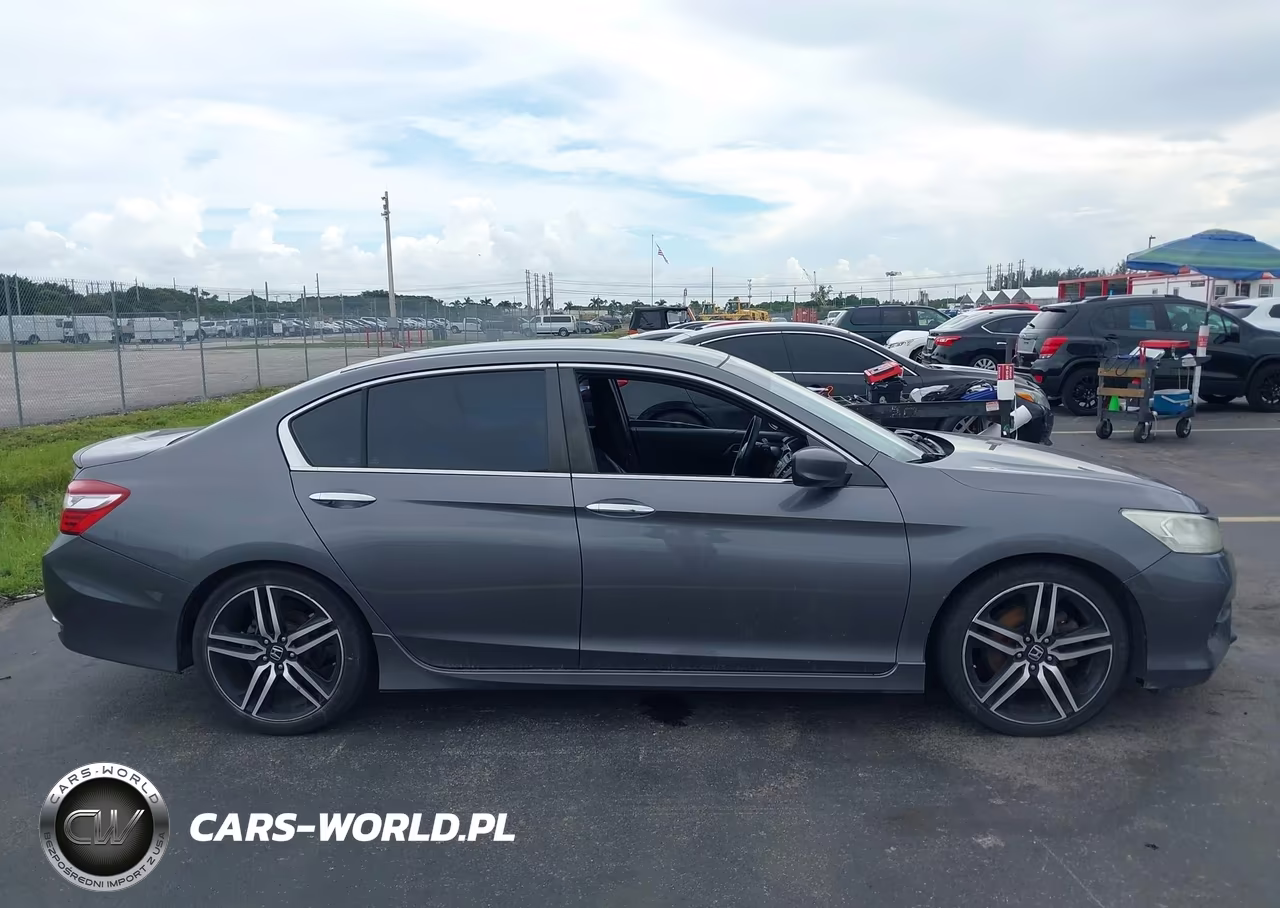 2017 Honda Accord Sport VIN:1HGCR2F51HA077324 - 13