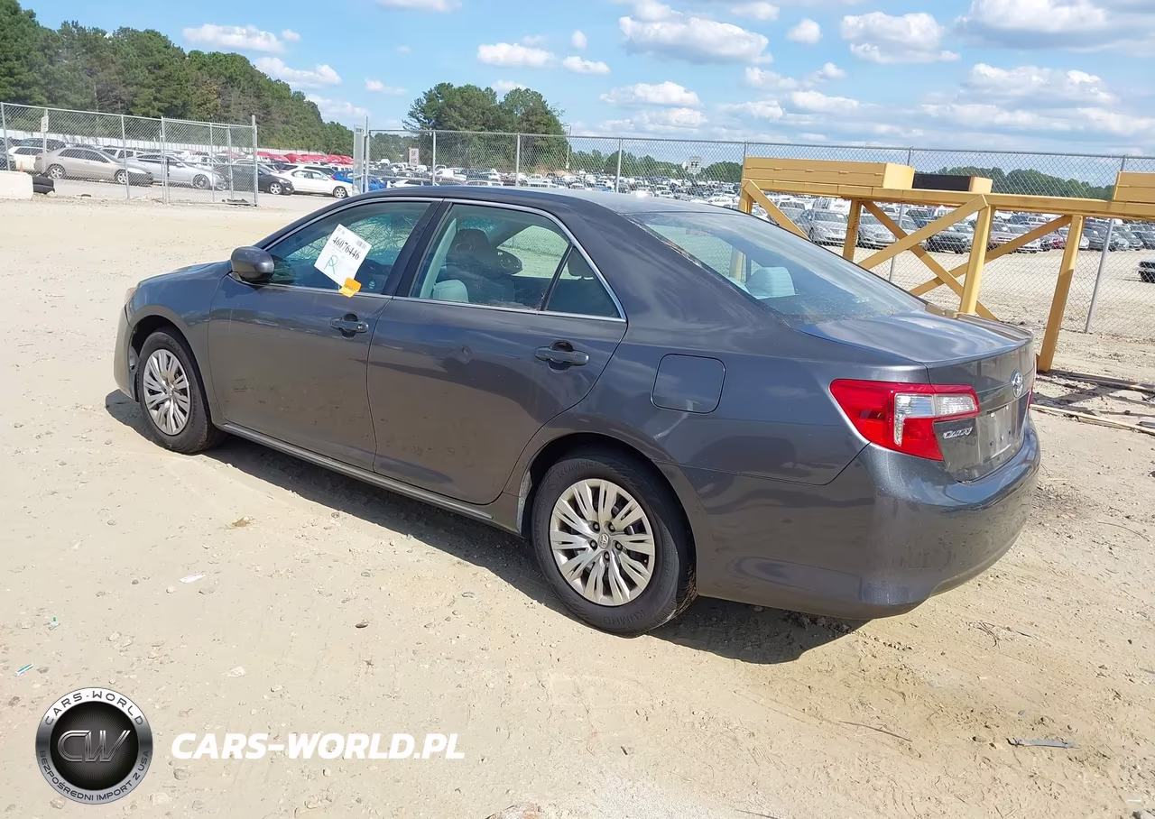 2014 Toyota Camry Le VIN:4T1BF1FK2EU427004 - 3