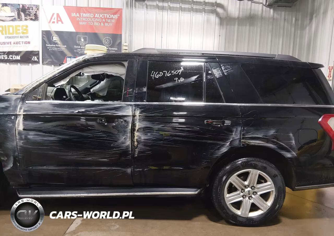 2018 Ford Expedition Xlt VIN:1FMJU1JT4JEA00851 - 15
