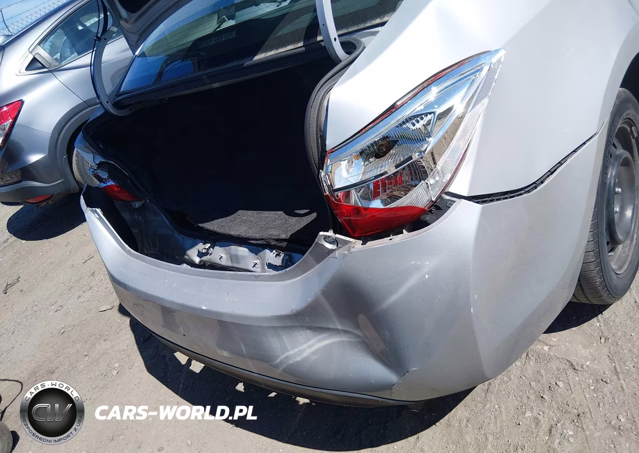 2015 Toyota Corolla Le VIN:2T1BURHE9FC336312 - 16