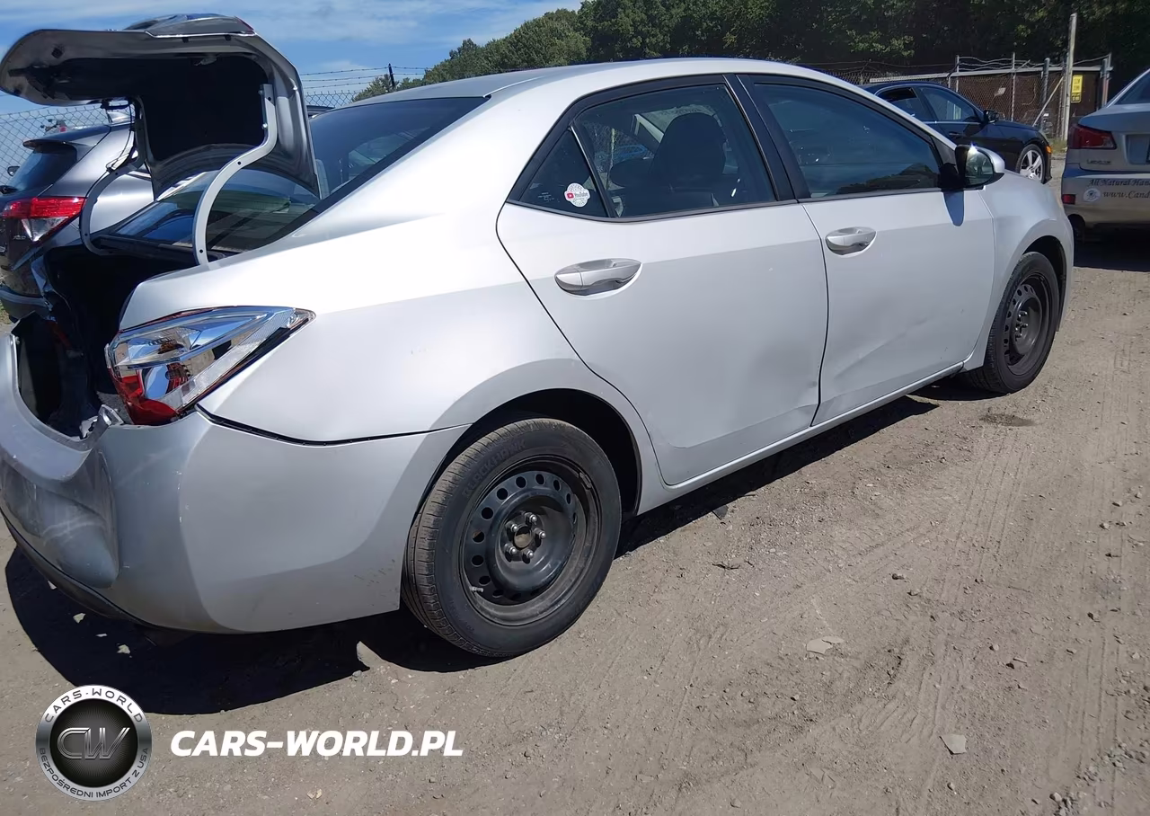 2015 Toyota Corolla Le VIN:2T1BURHE9FC336312 - 4