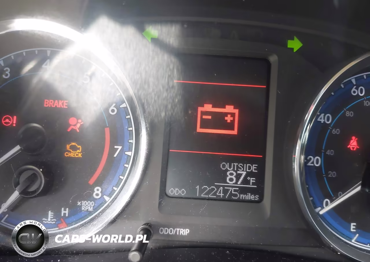 2018 Toyota Corolla Le VIN:5YFBURHE2JP855324 - 15
