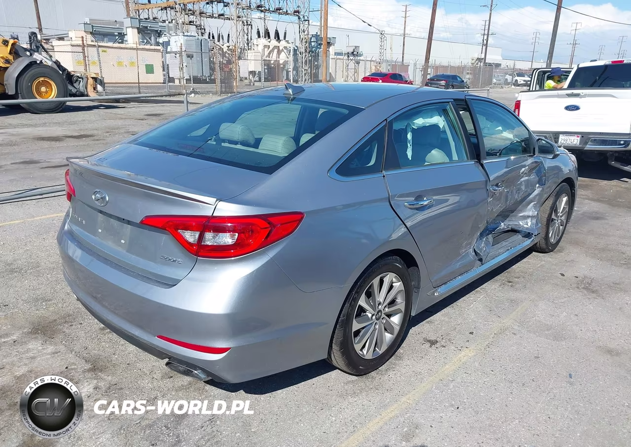 2017 Hyundai Sonata Sport VIN:5NPE34AF2HH547616 - 4
