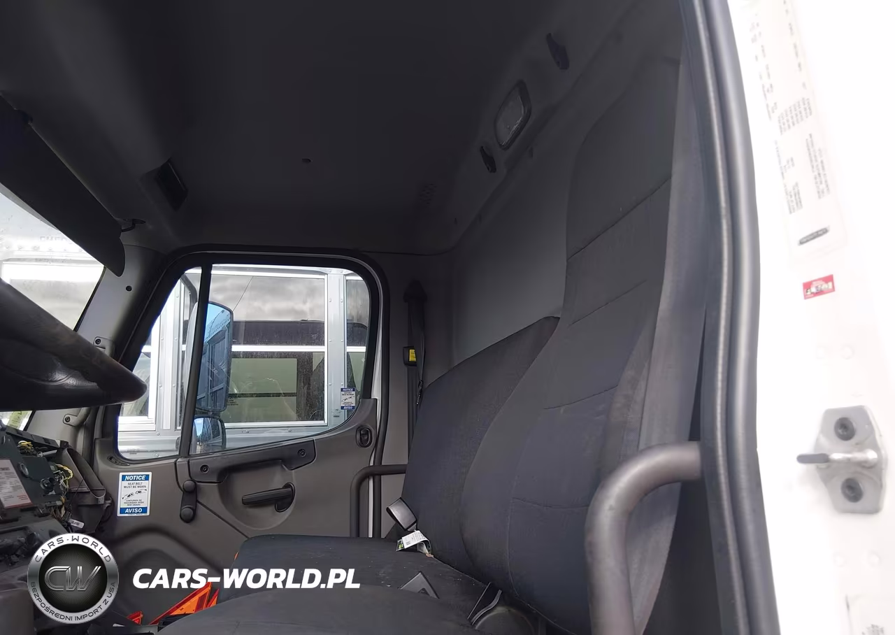 2019 Freightliner M2 106 VIN:1FVACWD20KHKX9114 - 7