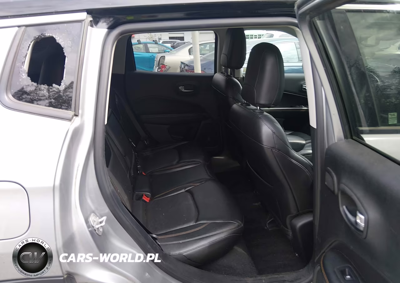 2018 Jeep Compass Limited 4X4 VIN:3C4NJDCB8JT401016 - 17