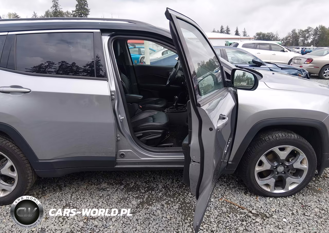 2018 Jeep Compass Limited 4X4 VIN:3C4NJDCB8JT401016 - 5