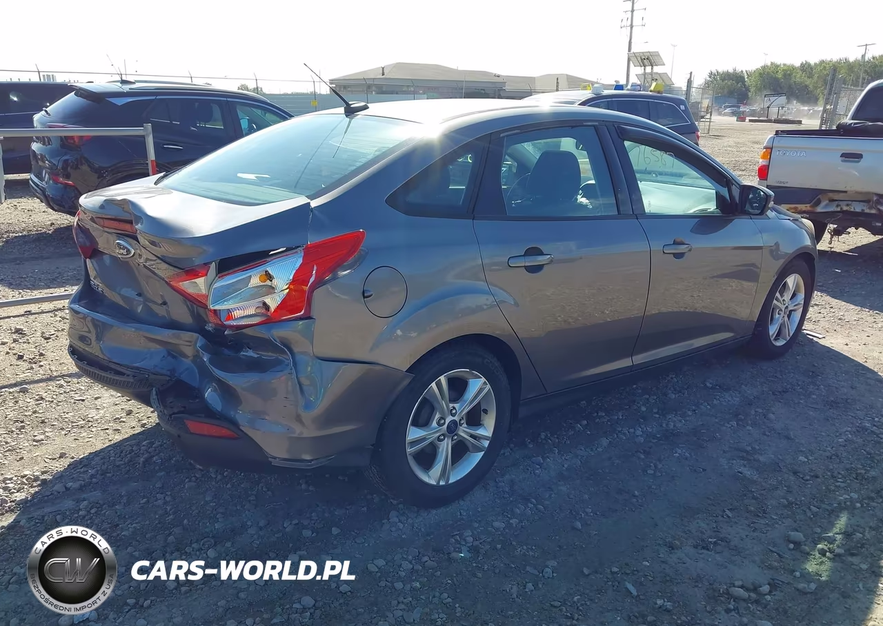 2014 Ford Focus Se VIN:1FADP3F26EL166140 - 4