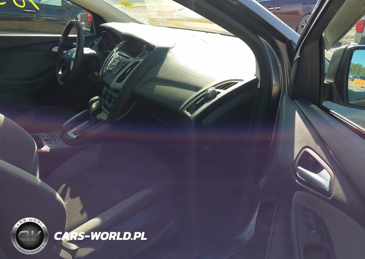 2014 Ford Focus Se VIN:1FADP3F26EL166140 - 5