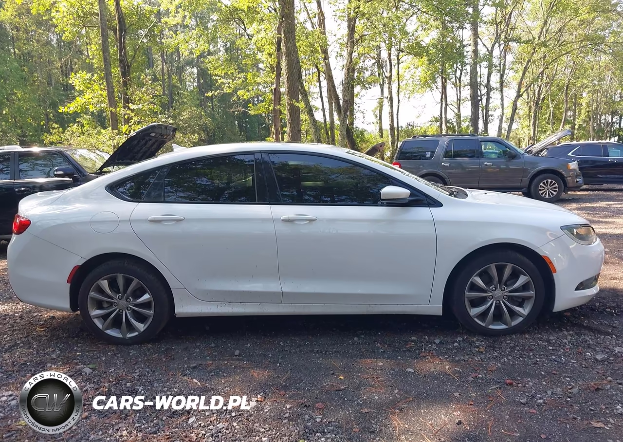 2015 Chrysler 200 S VIN:1C3CCCBG6FN672919 - 12