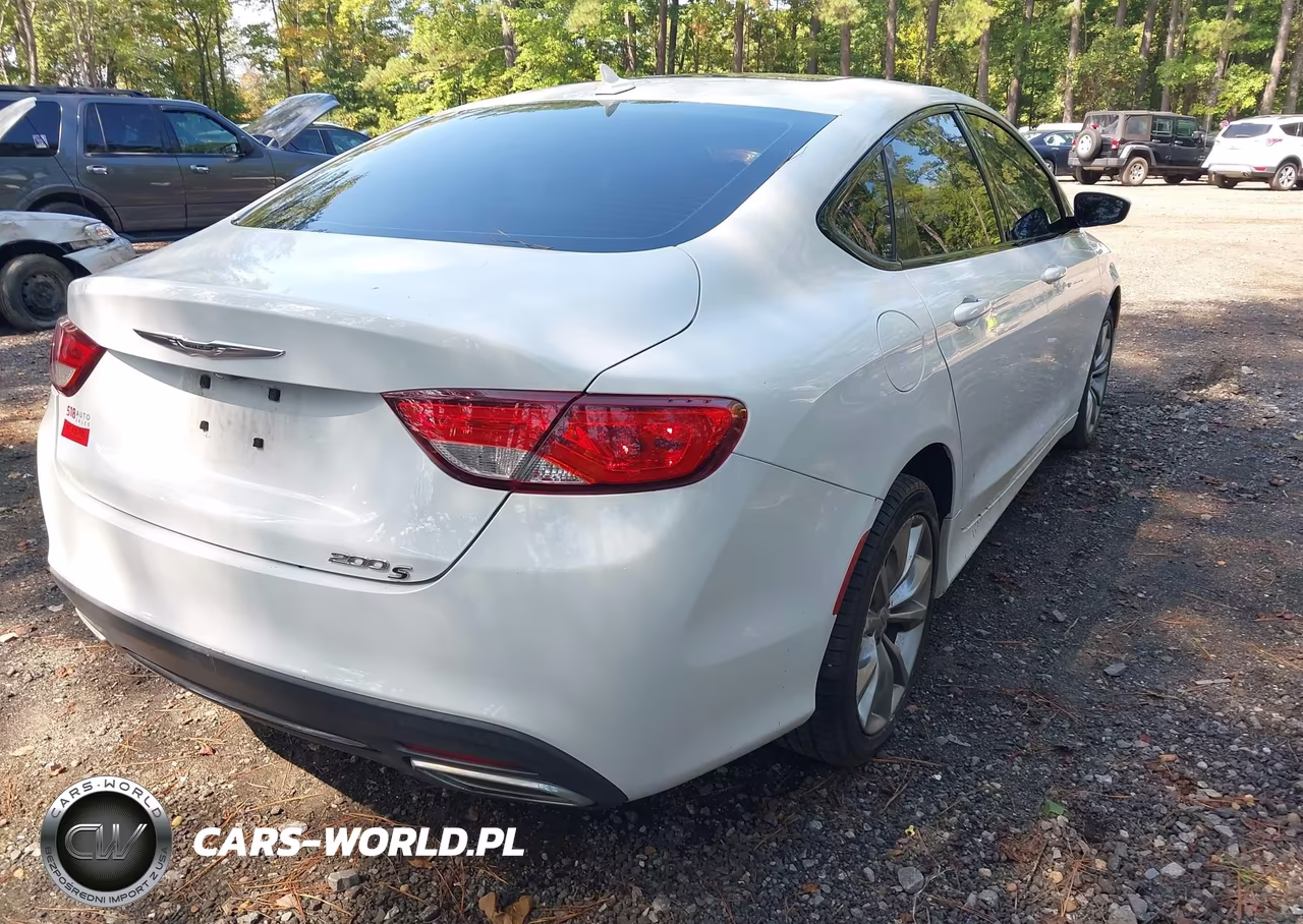 2015 Chrysler 200 S VIN:1C3CCCBG6FN672919 - 4