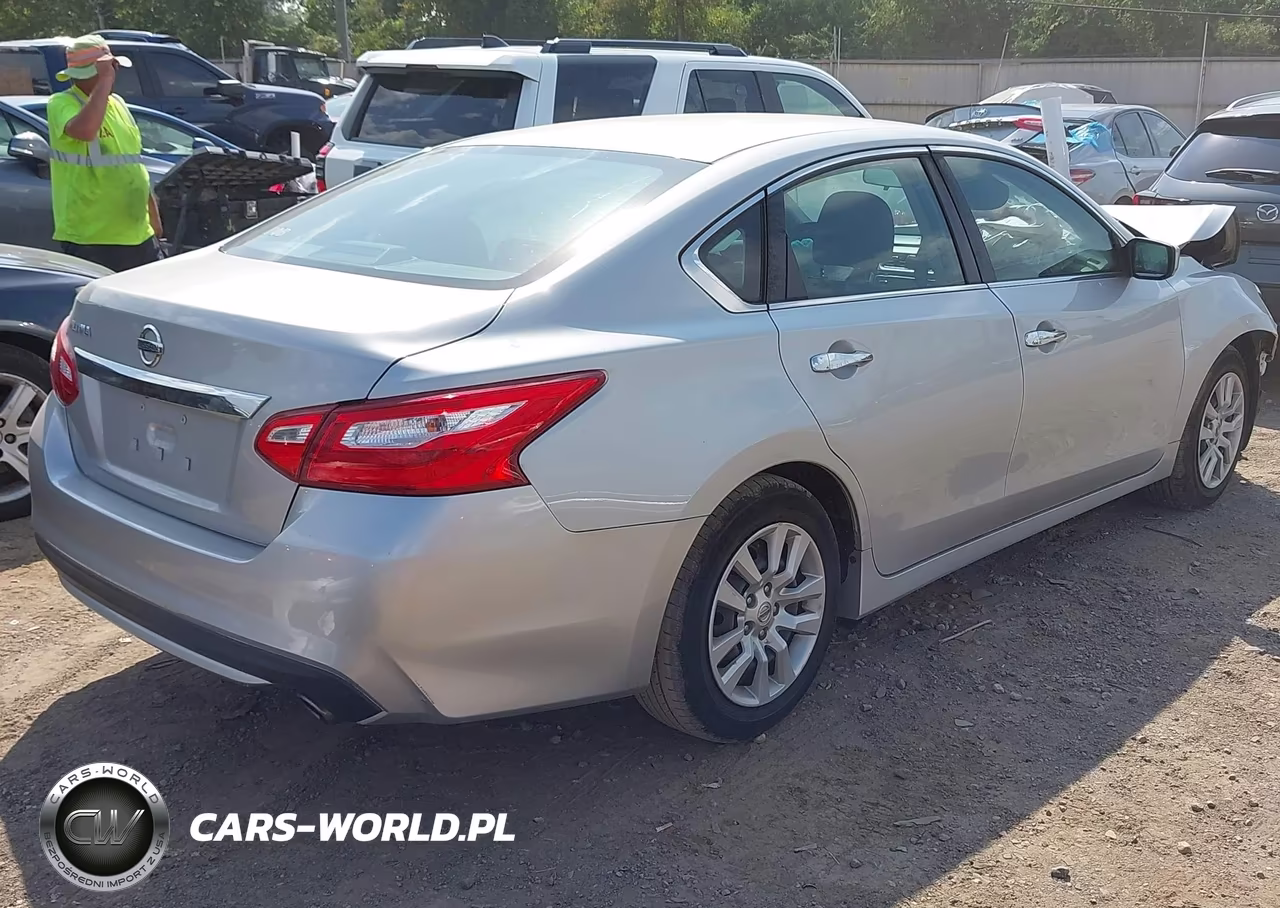 2017 Nissan Altima 2.5 S VIN:1N4AL3APXHC179642 - 4