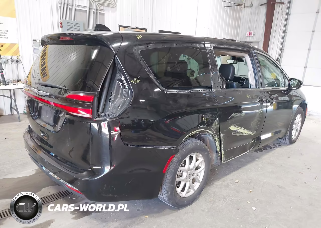 2024 Chrysler Pacifica Touring L VIN:2C4RC1BG9RR162467 - 4