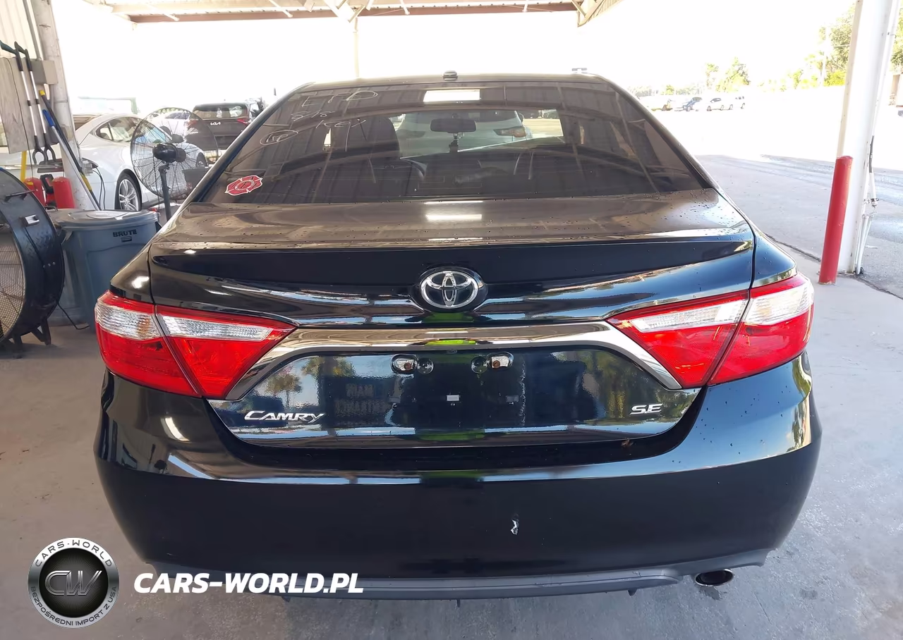 2015 Toyota Camry Se VIN:4T1BF1FK4FU478389 - 17